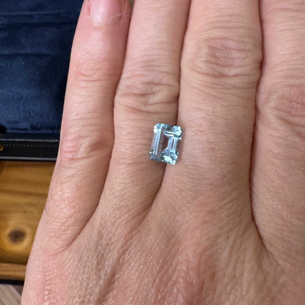 1.85 Carat Sky Blue Topaz Loose Stone View 2